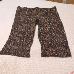 Stylish Leopard Print Cropped Pants
